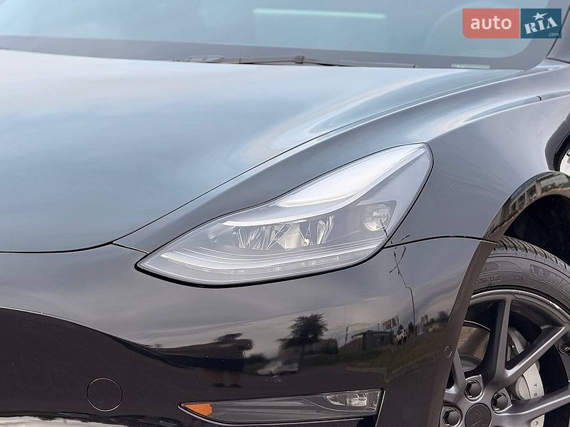 Седан Tesla Model 3 2022 в Кривому Розі