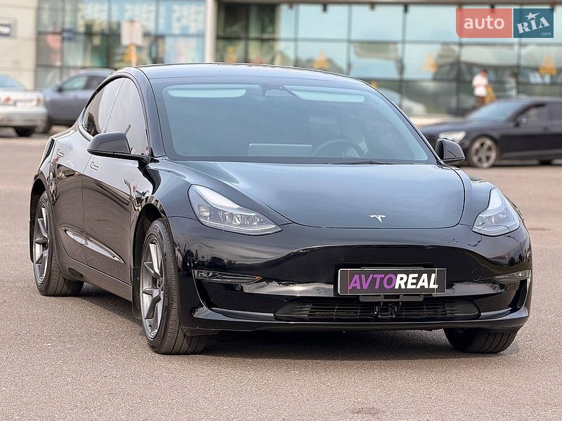 Седан Tesla Model 3 2022 в Кривому Розі