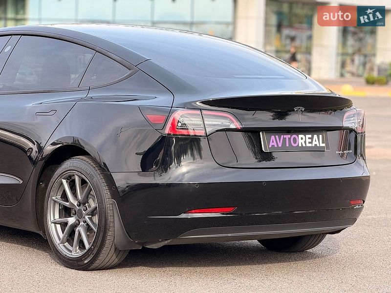 Седан Tesla Model 3 2022 в Кривому Розі