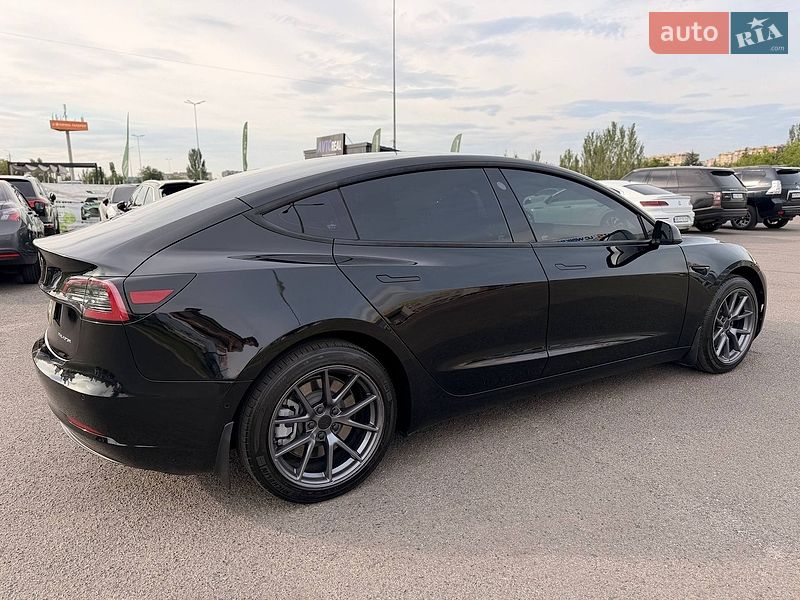 Седан Tesla Model 3 2022 в Кривому Розі