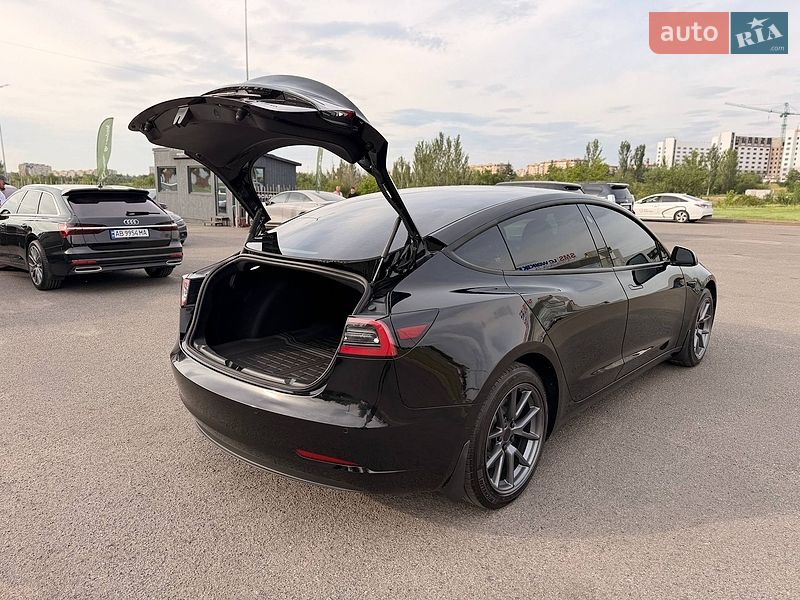 Седан Tesla Model 3 2022 в Кривому Розі