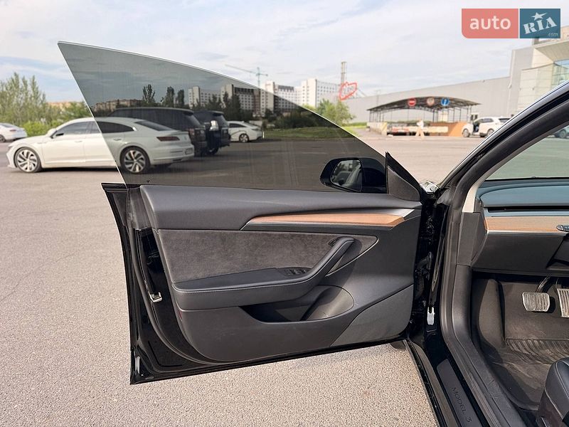 Седан Tesla Model 3 2022 в Кривому Розі