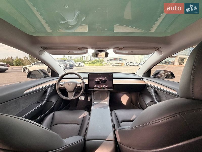 Седан Tesla Model 3 2022 в Кривому Розі