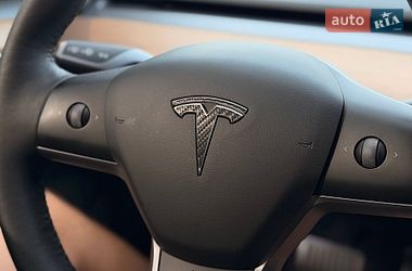 Седан Tesla Model 3 2022 в Кривому Розі