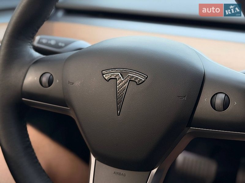 Седан Tesla Model 3 2022 в Кривому Розі