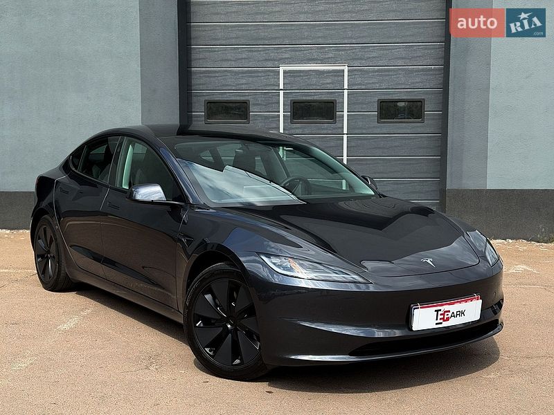 Tesla Model 3 2025