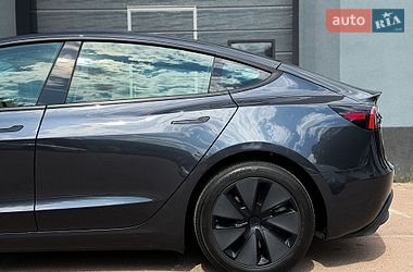 Седан Tesla Model 3 2025 в Києві