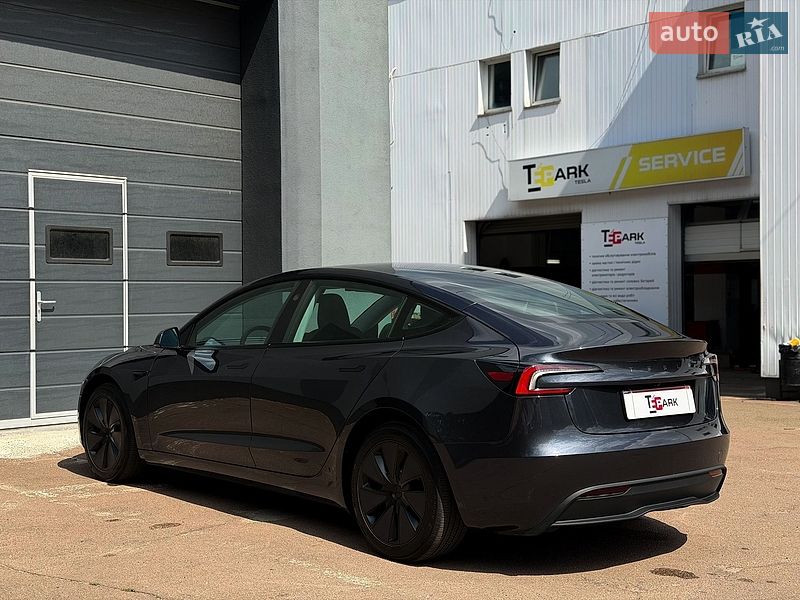 Седан Tesla Model 3 2025 в Києві