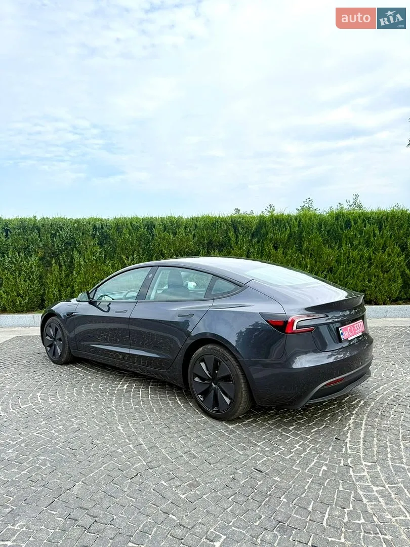 2025 Tesla Model 3 - мініатюра 3