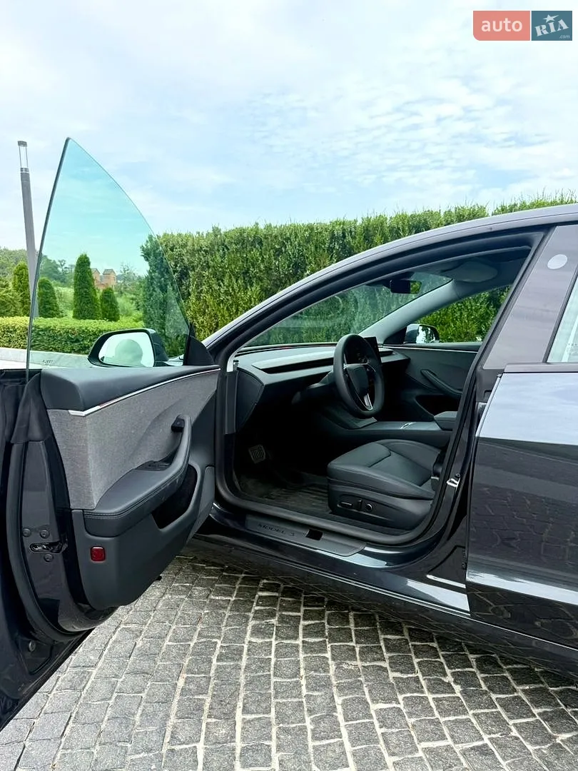 2025 Tesla Model 3 - мініатюра 11