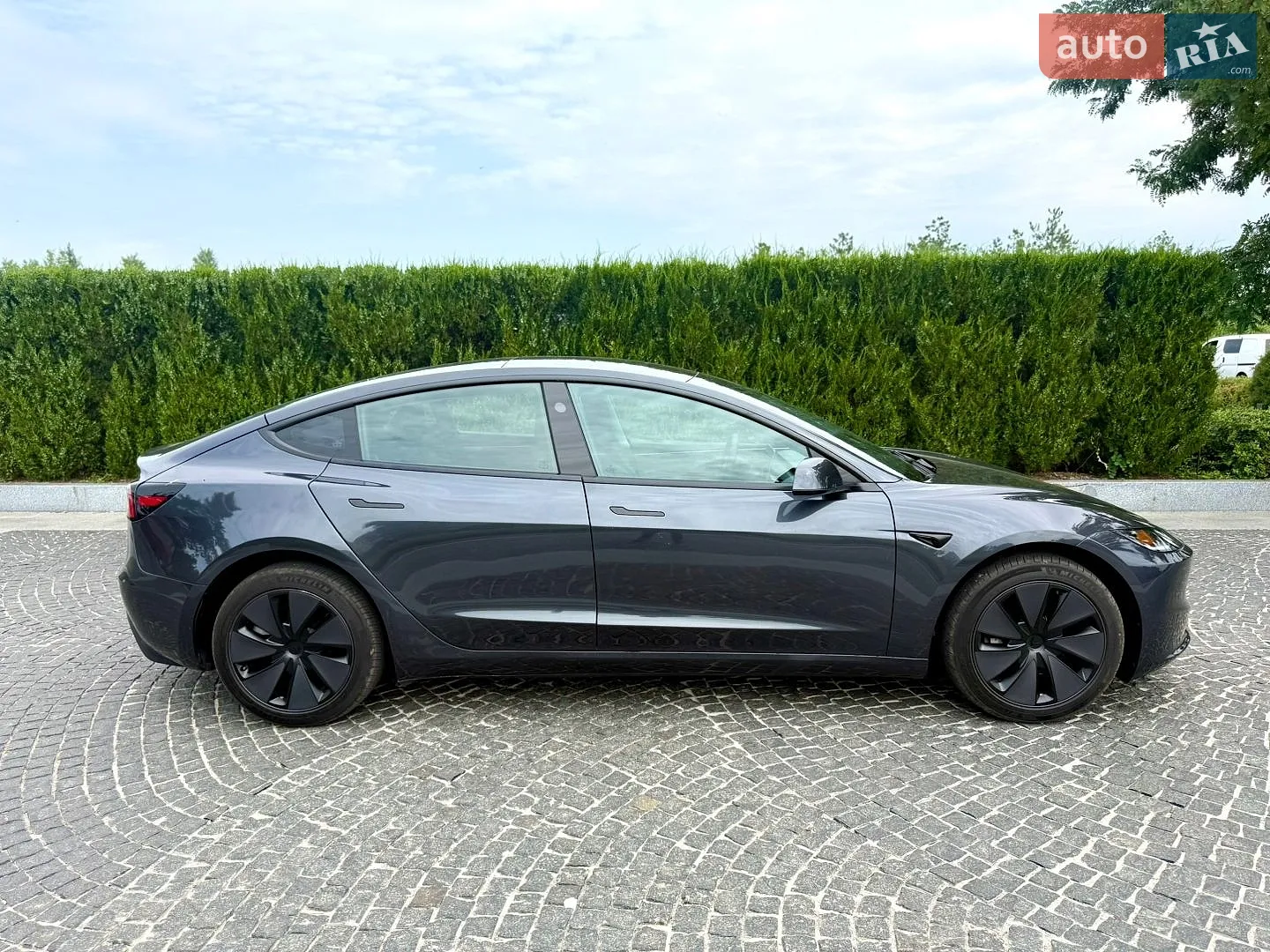 2025 Tesla Model 3 - мініатюра 6