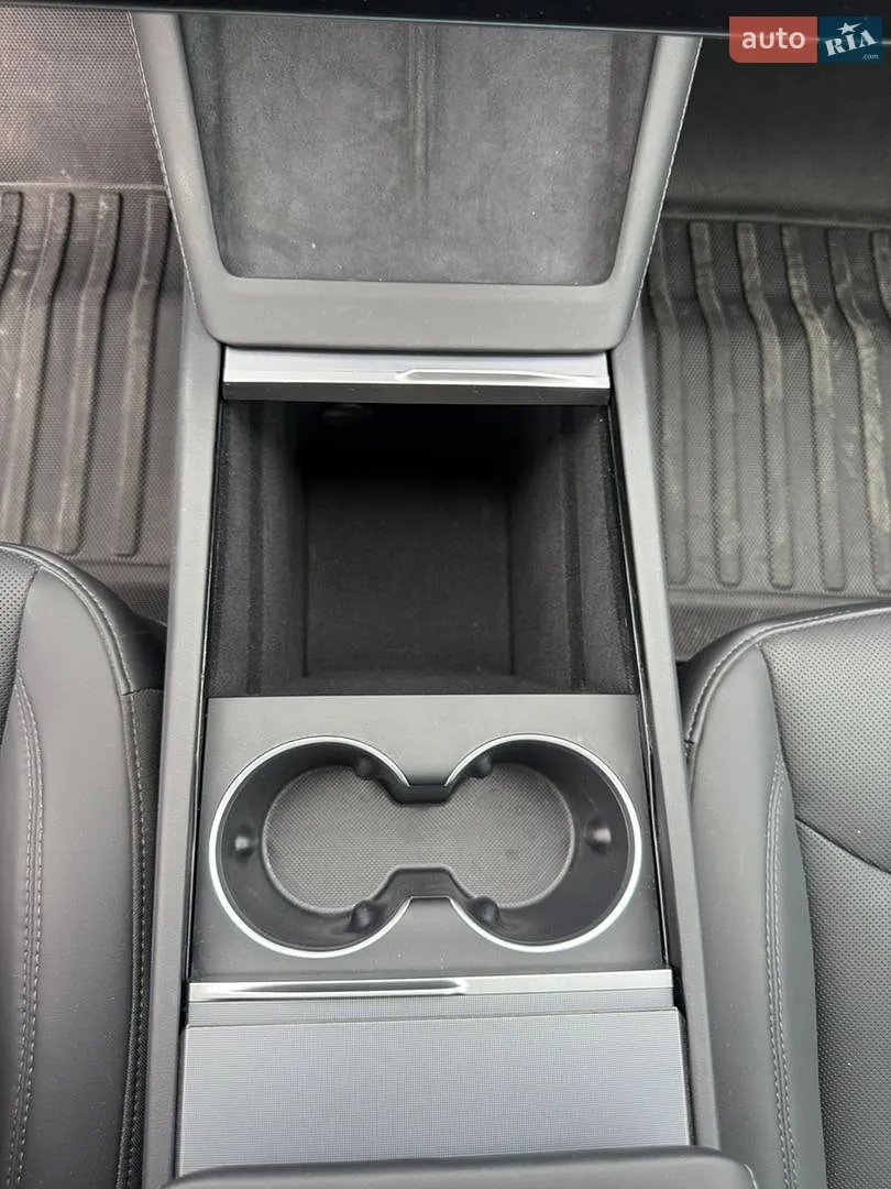 2025 Tesla Model 3 - мініатюра 19