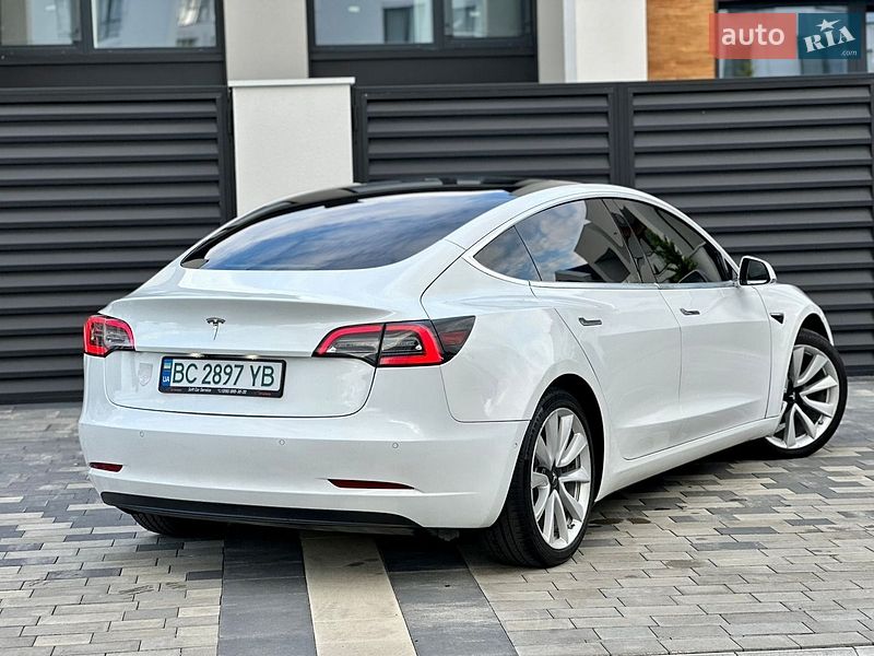 Tesla Model 3 2019