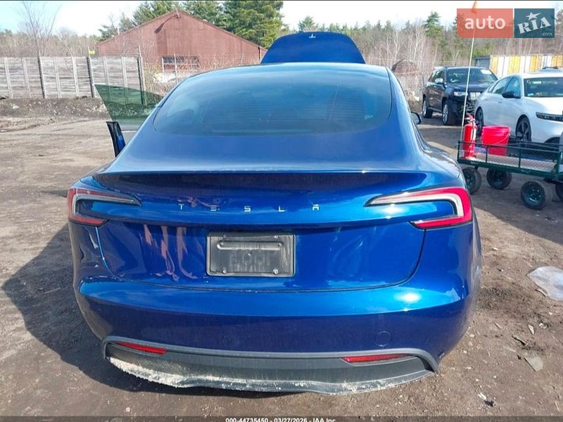 Седан Tesla Model 3 2025 в Києві