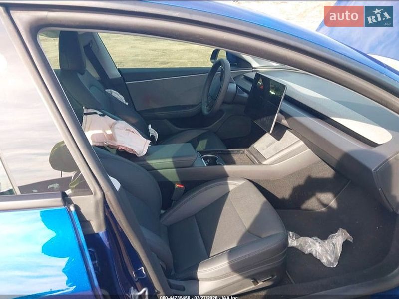 Седан Tesla Model 3 2025 в Києві