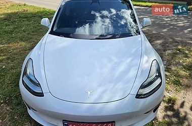 Седан Tesla Model 3 2018 в Миргороді