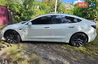 Седан Tesla Model 3 2018 в Миргороді