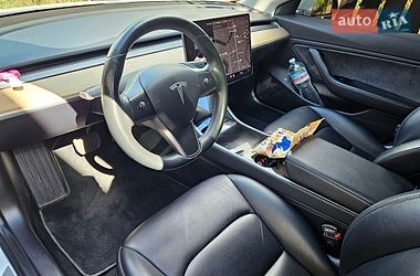 Седан Tesla Model 3 2018 в Миргороді