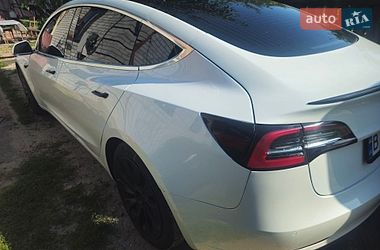 Седан Tesla Model 3 2018 в Миргороді