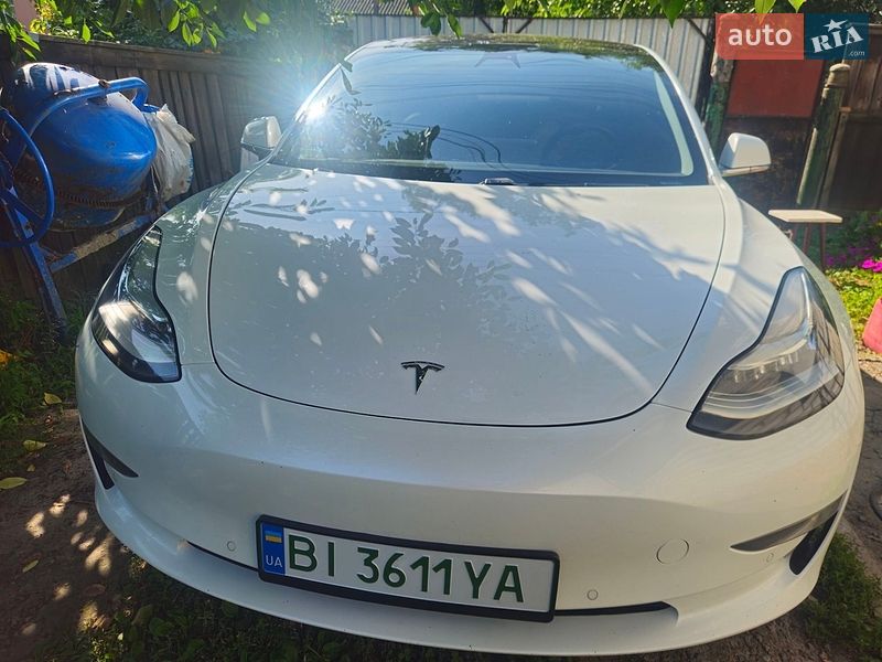 Седан Tesla Model 3 2018 в Миргороді