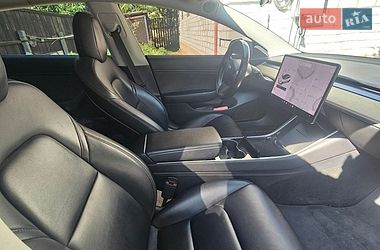 Седан Tesla Model 3 2018 в Миргороді