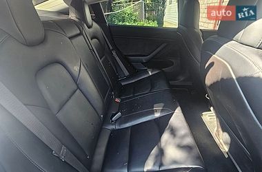 Седан Tesla Model 3 2018 в Миргороді