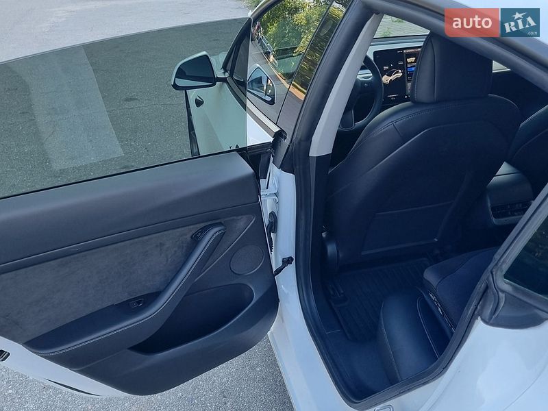Седан Tesla Model 3 2021 в Запоріжжі