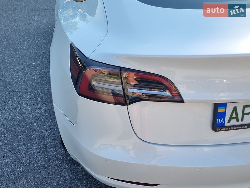 Седан Tesla Model 3 2021 в Запоріжжі