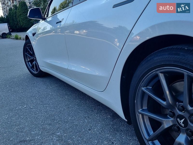 Седан Tesla Model 3 2021 в Запоріжжі