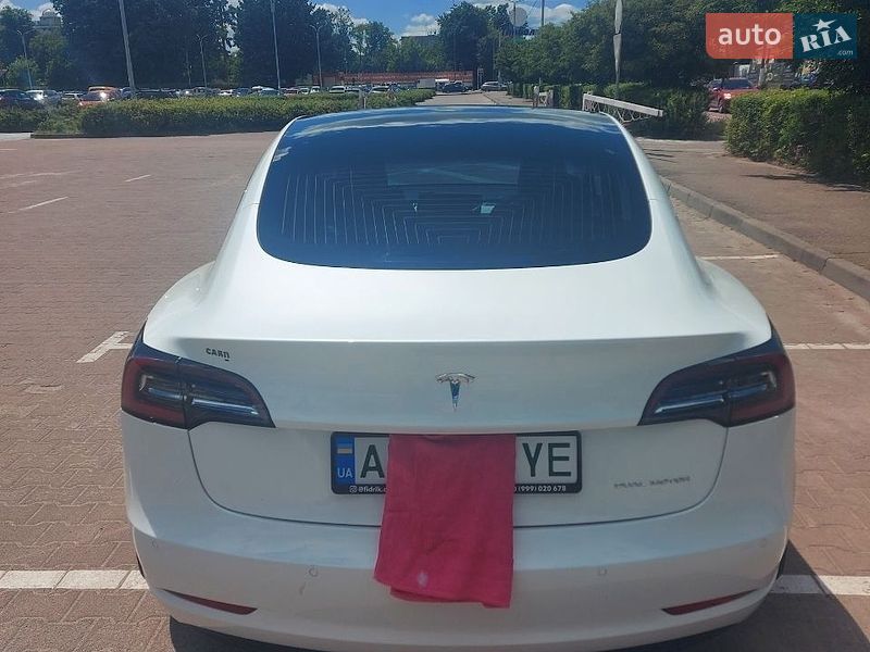 Седан Tesla Model 3 2020 в Житомире