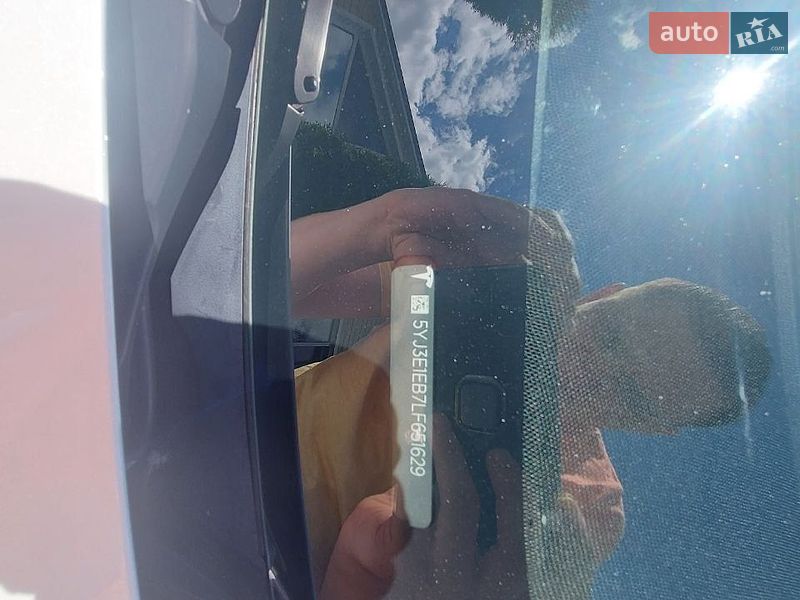 Седан Tesla Model 3 2020 в Житомире