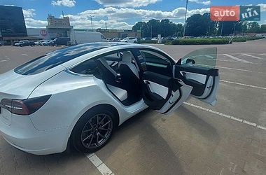 Седан Tesla Model 3 2020 в Житомире