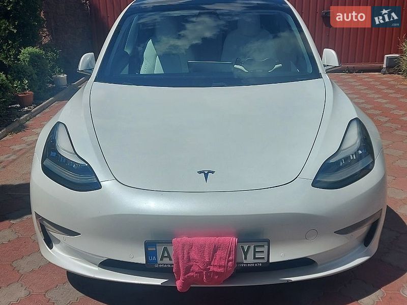 Седан Tesla Model 3 2020 в Житомире