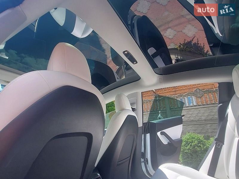 Седан Tesla Model 3 2020 в Житомире