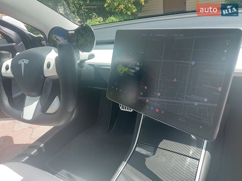 Седан Tesla Model 3 2020 в Житомире