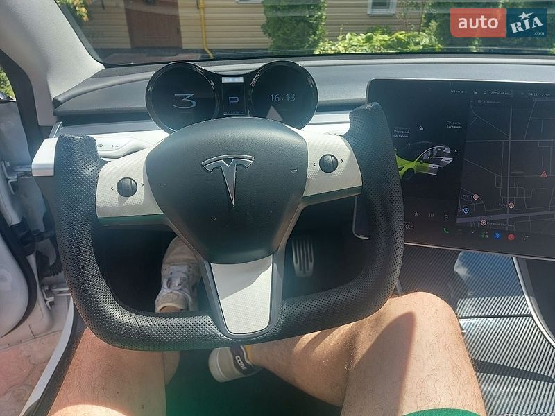 Седан Tesla Model 3 2020 в Житомире