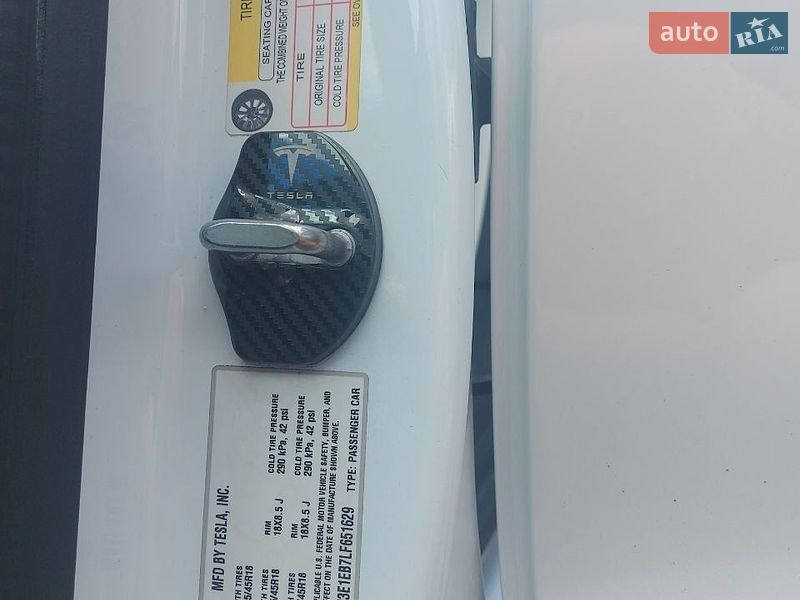 Седан Tesla Model 3 2020 в Житомире