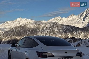 Седан Tesla Model 3 2022 в Ивано-Франковске