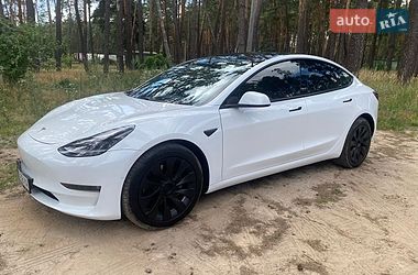 Седан Tesla Model 3 2021 в Чернигове