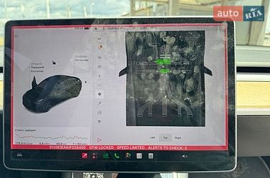 Седан Tesla Model 3 2018 в Львове