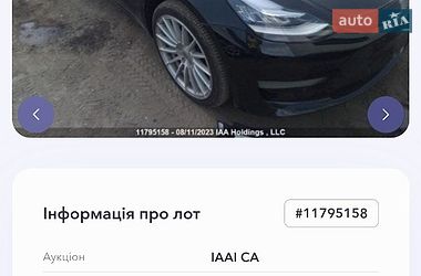 Седан Tesla Model 3 2018 в Львове