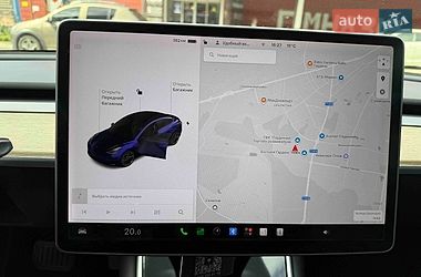 Седан Tesla Model 3 2018 в Львове