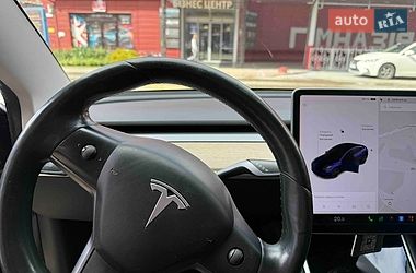 Седан Tesla Model 3 2018 в Львове