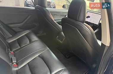 Седан Tesla Model 3 2018 в Львове