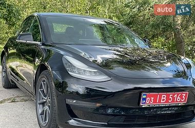 Седан Tesla Model 3 2019 в Нетішині