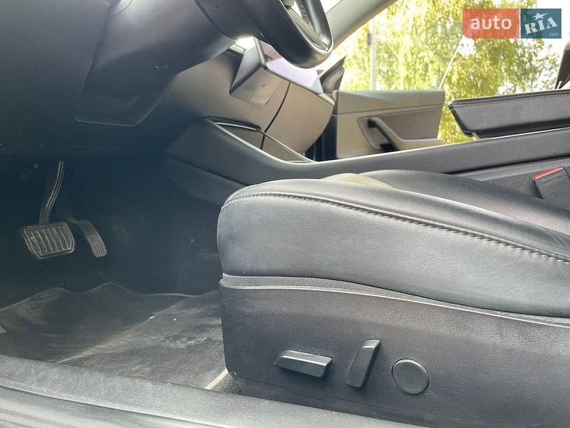 Седан Tesla Model 3 2019 в Нетішині