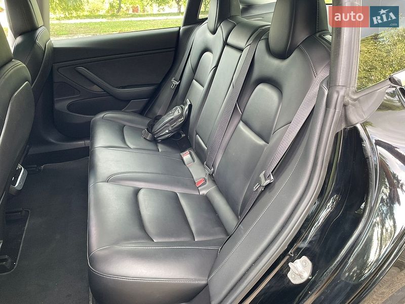 Седан Tesla Model 3 2019 в Нетішині