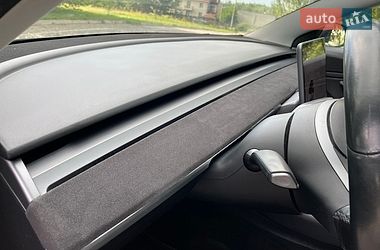 Седан Tesla Model 3 2019 в Нетішині