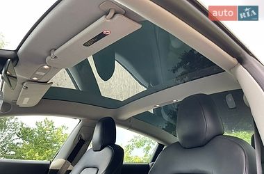 Седан Tesla Model 3 2019 в Нетішині
