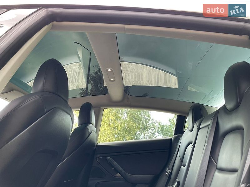 Седан Tesla Model 3 2019 в Нетішині